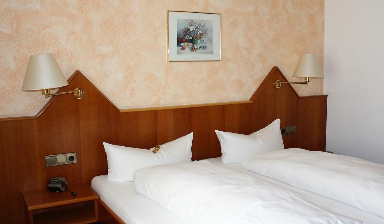 Hotel Schoene Aussicht Гіссен Екстер'єр фото